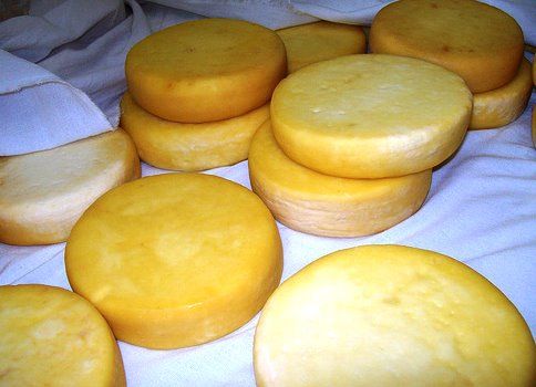 Queijo Meia Cura Kg